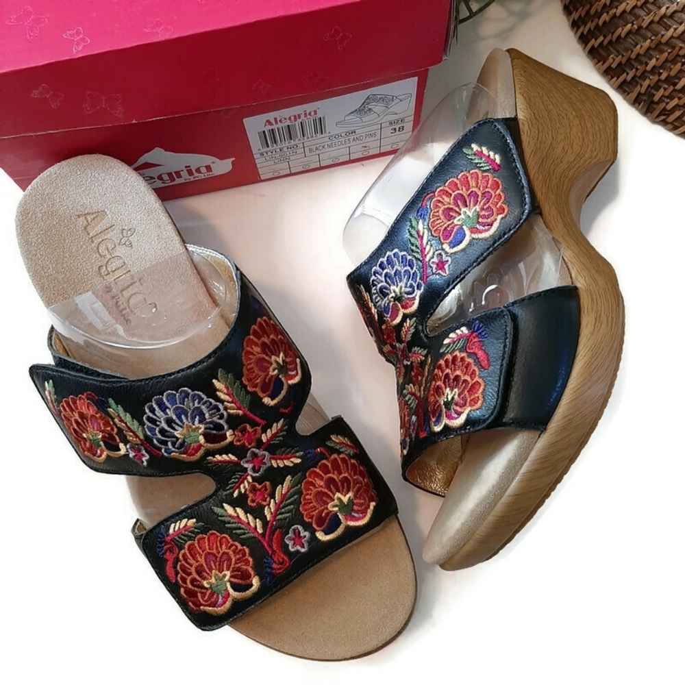 ALEGRIA NWT Linn black leather embroidered mules